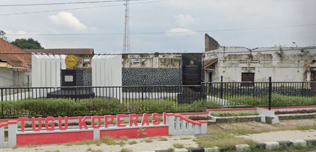 Tugu Koperasi Berbunyi